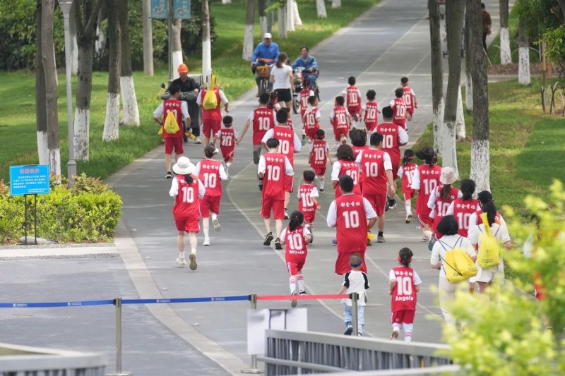 家庭马拉松 现场实拍图