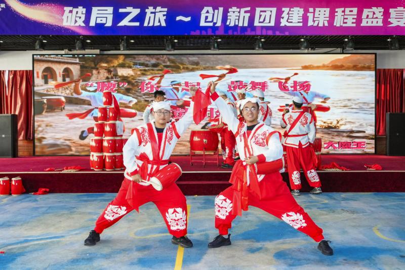 腰鼓团建 现场实拍图
