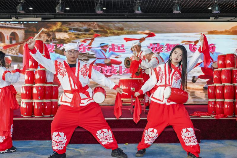 腰鼓团建 现场实拍图
