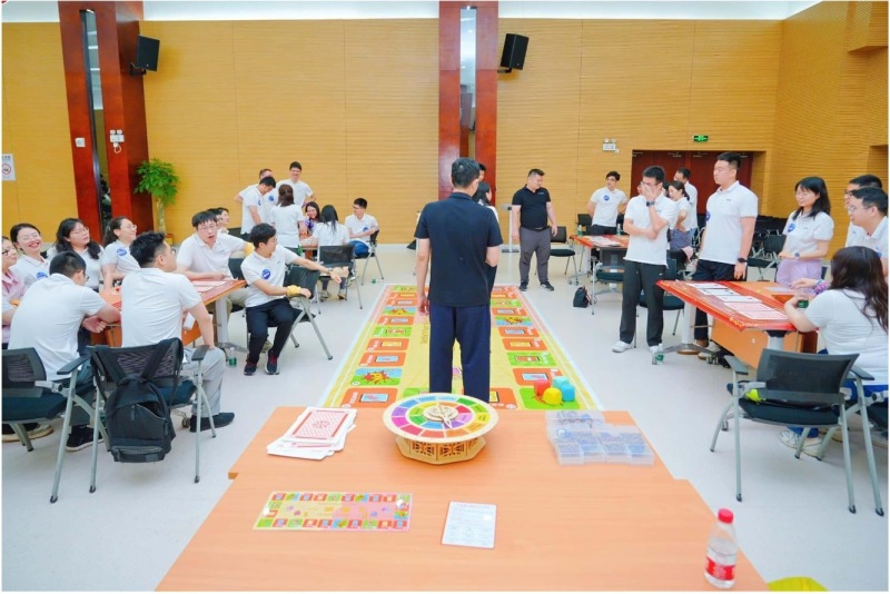 《一较高下》综艺级团建 现场实拍图