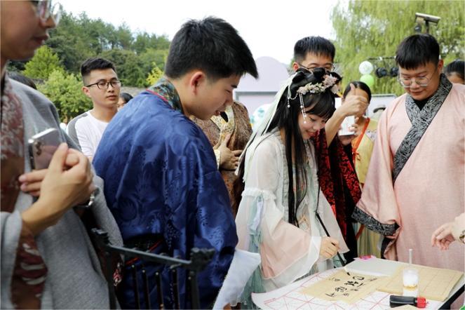 七夕游园相亲会 现场实拍图