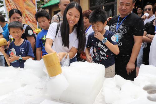 夏日送清凉 现场实拍图
