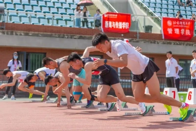 男子（女子）1500米中跑