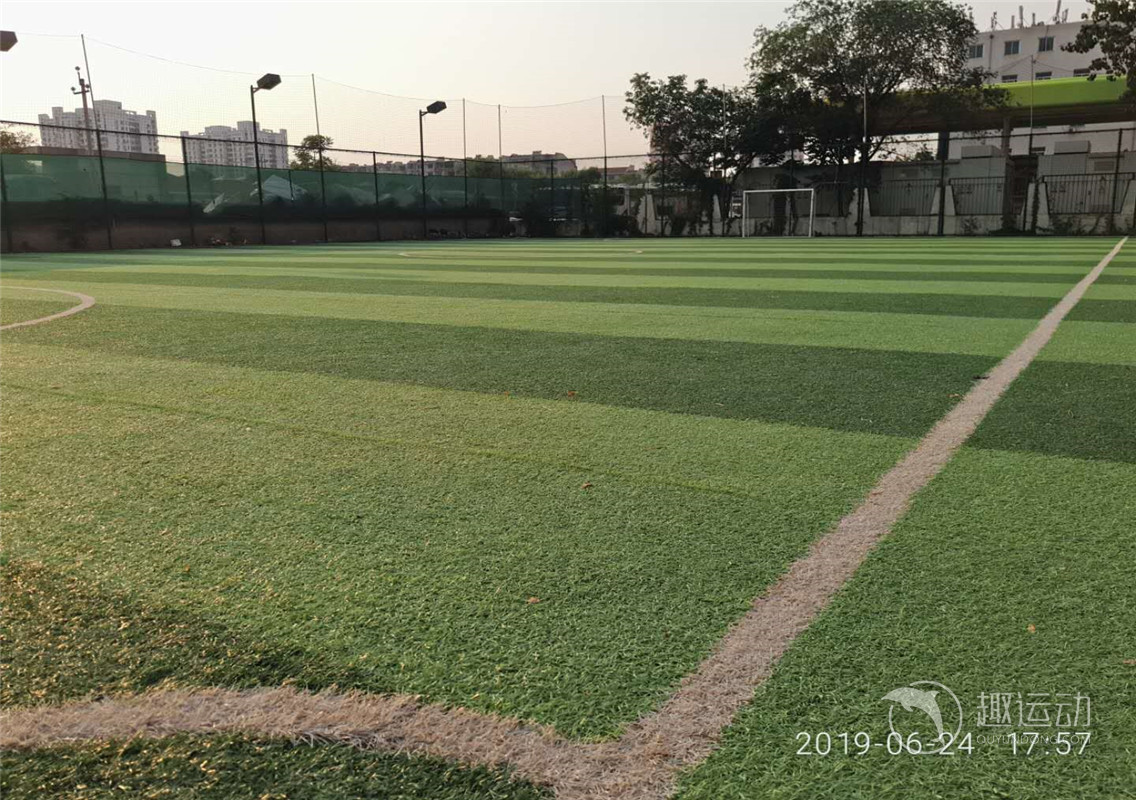 飞步体育怡海花园六人制足球场场地图片