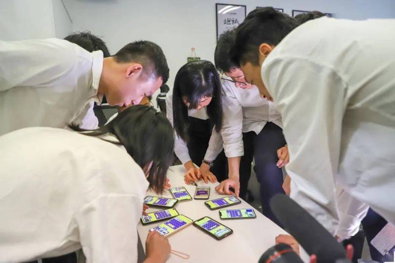 嗨翻办公室 现场实拍图