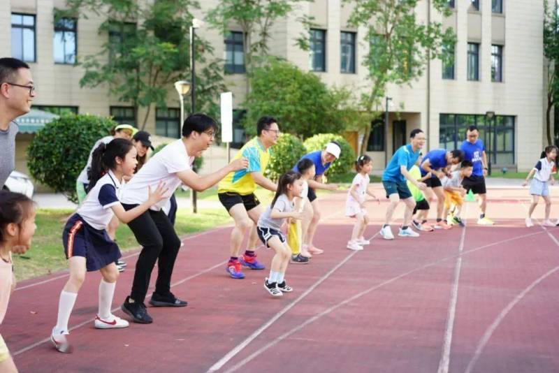 亲子运动会 现场实拍图