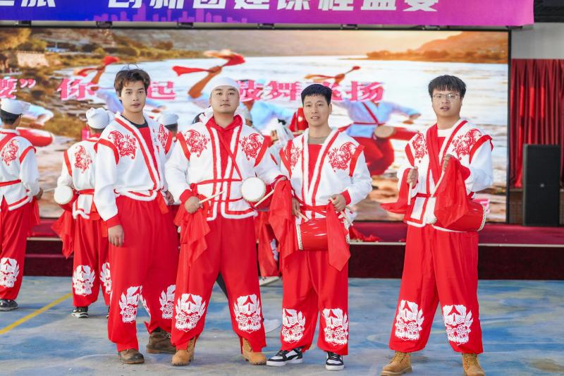 腰鼓团建 现场实拍图