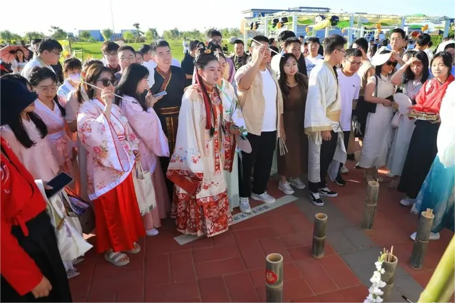 七夕游园相亲会 现场实拍图