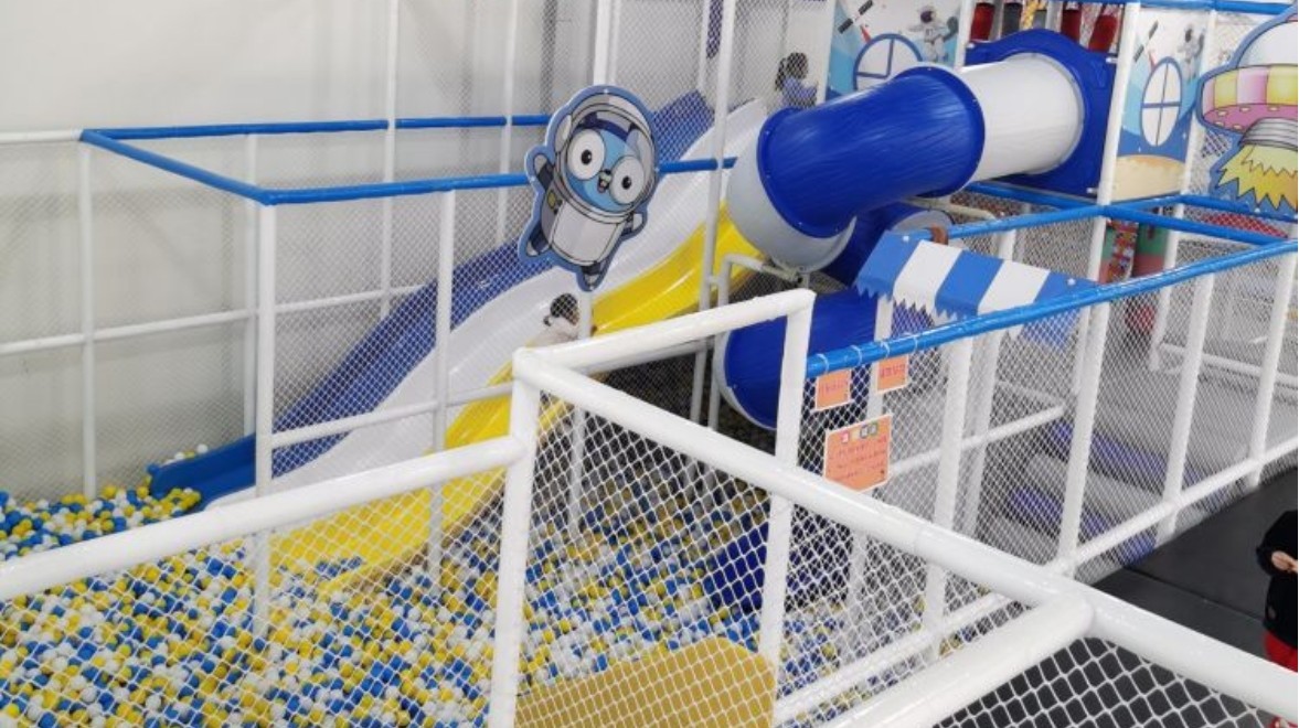 27蹦床工厂场地图片